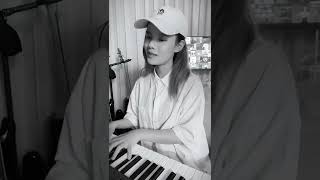 Download lagu she chose me mp3