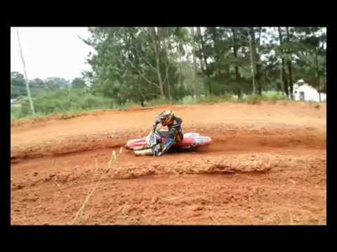 Curva ralando o guidão Deninho #188