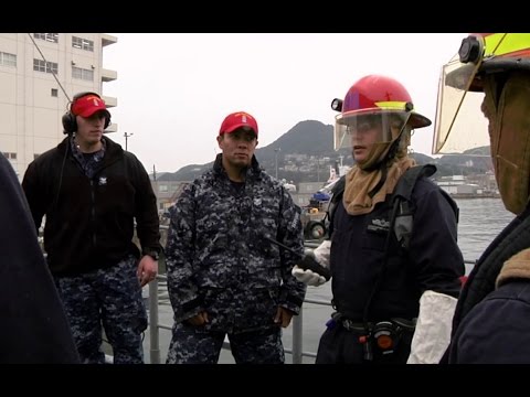 Damage Controlmen Teach Sailors Repair Techniques