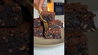 Dark Chocolate Brownies with Cashews