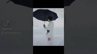 Download lagu Zhang Zhehan and umbrella. Happy Sunday all! #zhangzhehan mp3