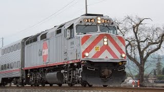 preview picture of video 'Fast Train Caltrain 156 At Palm Ave.'
