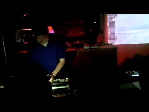EarDr.Umz - James Brown LIVE MPC beat set  - LOFI Stop Biting Beatmakers Edition 5.17.11