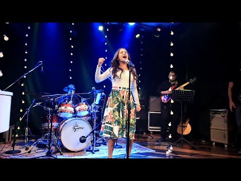 Narriman Vitoria Pisa Na Brasa