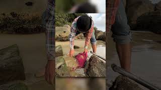 Não esperava escontrar esse Tesouro dentro do saco enterrado Praia