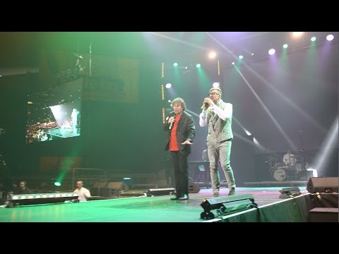 Standa Hložek a Petr Kotvald Holky z naší školky ♥ MegaKoncert Čas 3.12.2016 ~ Live HD 4k