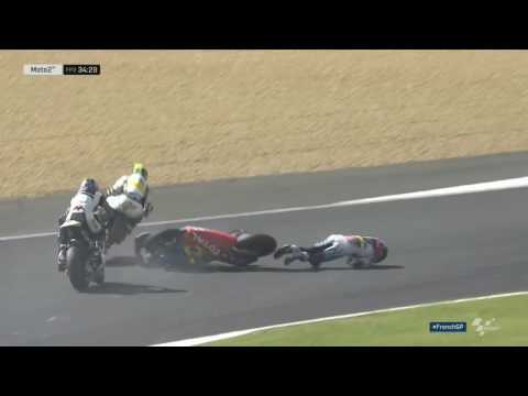 Падение Алекса Маркеса на практике в Moto2