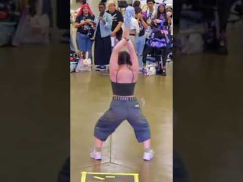 🇺🇸Kpop in Public - HELLOVENUS WiggleWiggle