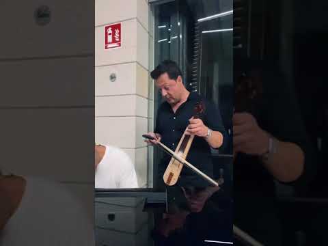 Όλα σε θυμίζουν - Εγώ θα σου μιλώ με τα τραγούδια μου - Ματθαίος και Κωνσταντίνος Τσαχουρίδης