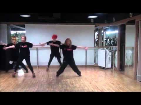 Tiny-G pre-debut practice mirrored