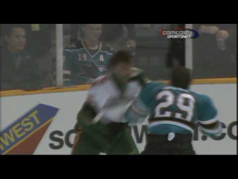 Erik Reitz vs Ryane Clowe Nov 4, 2008