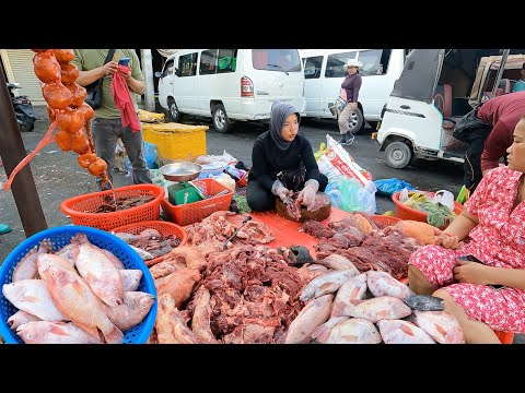 Exploring Cambodian Markets: A Journey Through Fish and Food in traditional Market in Phnom Penh