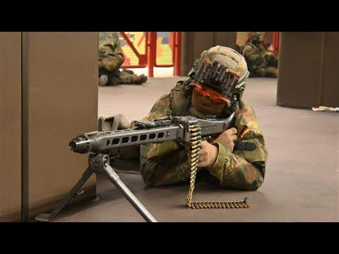Video Thumbnail: German Armed Forces special unit trains in Berlin underground