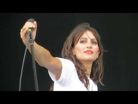 Dragonette – Hello - Osheaga 2016 / SLD