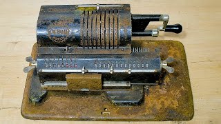 RESTORATION of the old rusty FELIX arithmometer, built in 1957. Restoring the calculating machine.