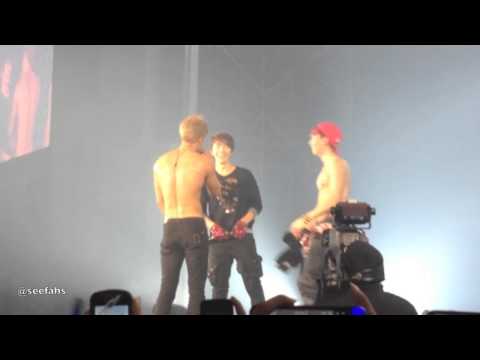 [FANCAM] 130804 SS5 Bangkok- Siwon, Eunhyuk teased Donghae by taking off his shirt