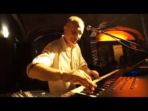 ANDY KIRK DUO plays "Diego"