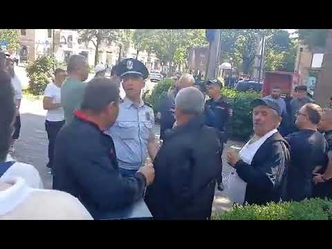 Սադրիչին դուրս հանեցին Սուրբ Աննա եկեղեցու բակից