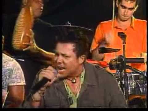 Pupy y Los Que Son Son - Un Poquito al Revés - Canta  José Pepito Gómez