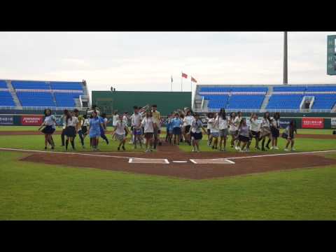 中平商圈熱舞高校桃園棒球場表演 