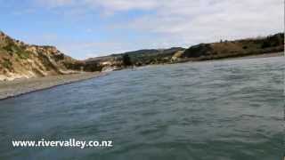 preview picture of video 'Three Days, 160 kms. One Cataraft, Rangitikei River NZ - Day 2'