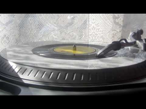 Rufus Thomas - Do The Funky Chicken (Stax).