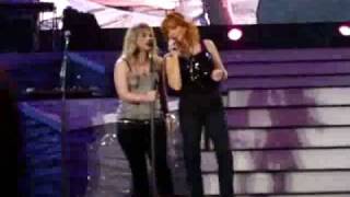 Kelly Clarkson and Reba sing Why Not Tonight in Baltimore