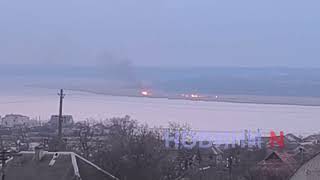 На Южном Буге пожар – горят заросли камыша (видео)