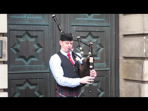 BAGPIPES & GIANT RICE KRISPIES TREATS!!! (9.6.14) Video