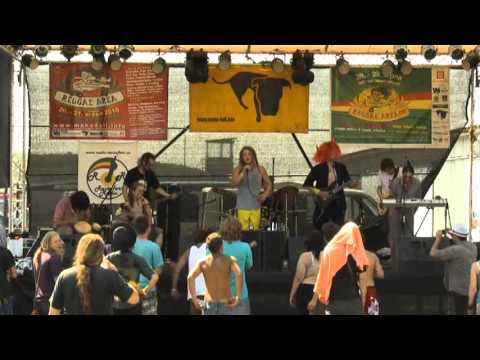 REGGAE AREA 2012 - VYSMÁTEJ KOUŘ
