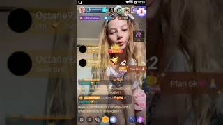Download lagu Nikmati tarian langsung dan obrolan langsung dengan gadis Rusia Bigo Live. mp3