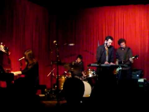 Laura Jansen Elijah Live @ Hotel Cafe 020810.MP4