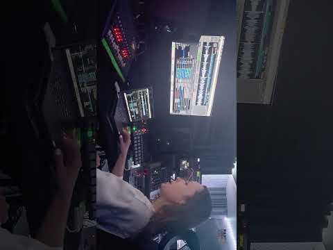 Learning a bit more about #Rekordbox with @andromeda__dj.#OCBpapersessionsl