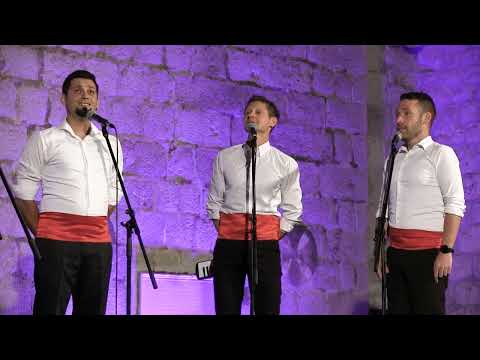 Muška klapa Rikordo   Nemoj šiti, stara majko