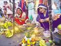Maarbo Re Sugwa Anuradha Paudwal Bhojpuri Chhath Geet कांच ही बांस के  I Kaanch Hi Baans Ke Baha