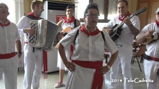preview picture of video 'Ronda jotera en Cadreita. La Ribera Canta. Día Hombre. Fiestas San Miguel 2014. 20 julio'