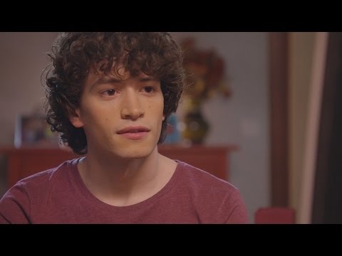 Manu se queda embelesando con Paula - Vive Cantando