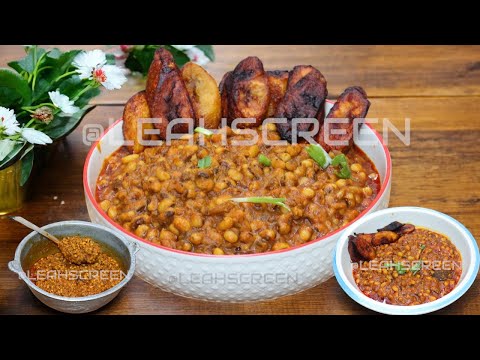 HOW TO COOK NIGERIAN STREET BEANS PORRIDGE RECIPE !! EWA & PLANTAIN (DODO) RECIPE...