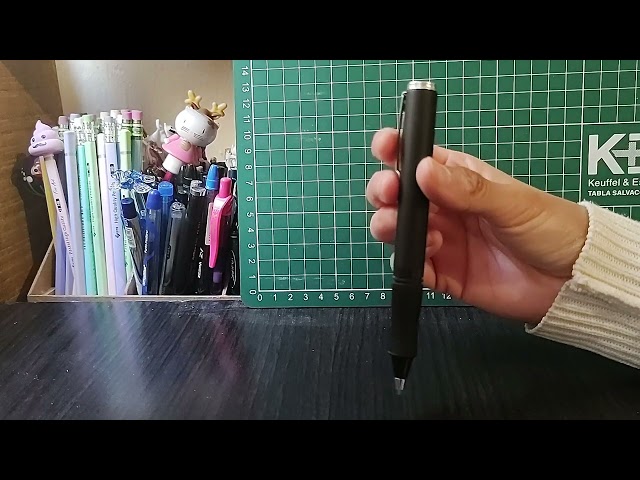 Vídeo relacionado con Sheaffer Sentinel E331 Bolígrafo negro mate con borde cromado, punta media.