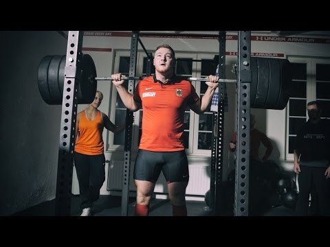 Powerlifter VS Olympic Weightlifter SQUAT DEATHMATCH #1