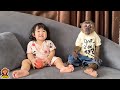 Monkey YoYo Jr  takes care of sister helps mom  When mom checks her hand