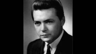 MICKEY GILLEY - CAUGHT IN THE MIDDLE (1964)