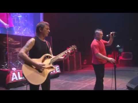 ALMAFUERTE - Mi Credo (Subtitulado) DVD