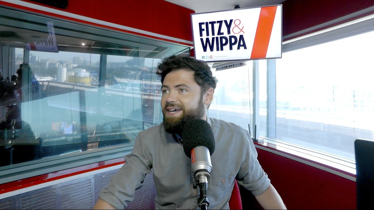 'Passenger' Mike Rosenberg isn't recognised when busking