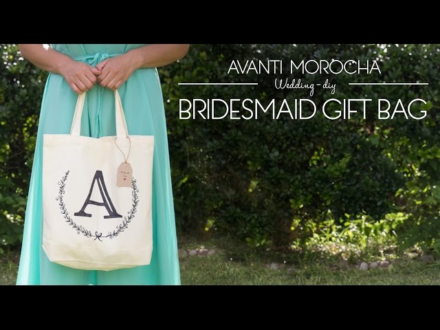 Vídeo relacionado con MWUMRCM Mariposa Personalizadas Tote, Bolso Tote de Mujer con Mariposa Bolsa de Compras Bolso de Mariposa Regalos para Damas Amigas Mamá Regalo de Cumpleaños Boda