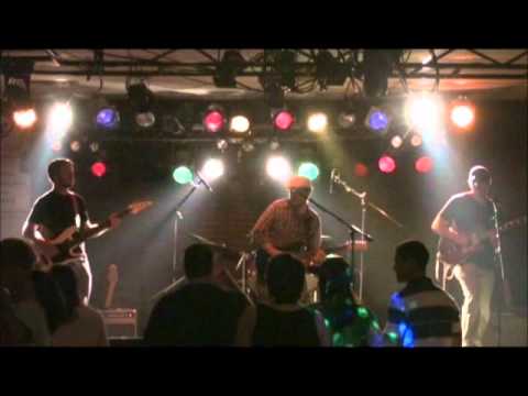 Classic Monkey Shine performs "Broken Cups" (live)