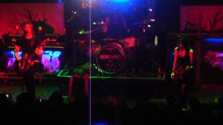 &quot;Anywhere But Here&quot; Sick Puppies Live!