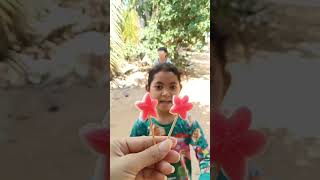 Download lagu Sharing chocolate candies crackers lollipop snacks #funny #snacks #viralvideo #shorts #viralshorts mp3