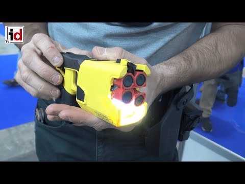 Axon muestra en Sicur las pistolas Taser 7 y cámaras que vendió a la Guardia Civil