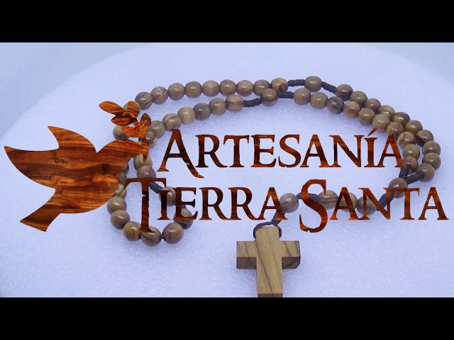 Vídeo relacionado con AMPALS,Rosario hecho a mano en madera de olivo en Jerusalén, Rosario en caja de papel Kraft con crucifijo,Regalo de bautismo,Comunión,Fiestas cristianas,Nacimiento,Cumpleaños,Protección del automóvil